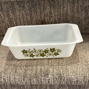 Pyrex loaf pan in the "Spring Blossom Green" pattern, Crazy Daisy"
